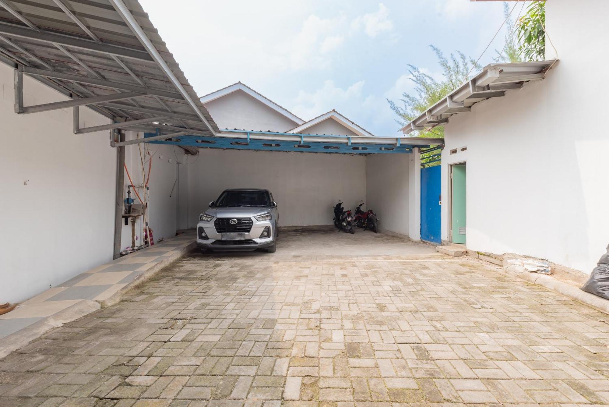 Reddoorz At Jalan Otista Karawang Hotel Exterior foto